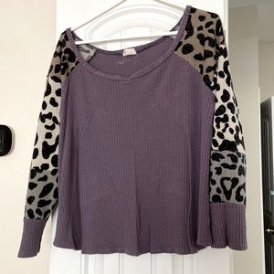 Boutique brand Bibi waffle knit purple top animal print sleeves S/M stretchy